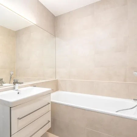 Apartament Tomi - Olivia Bratysława