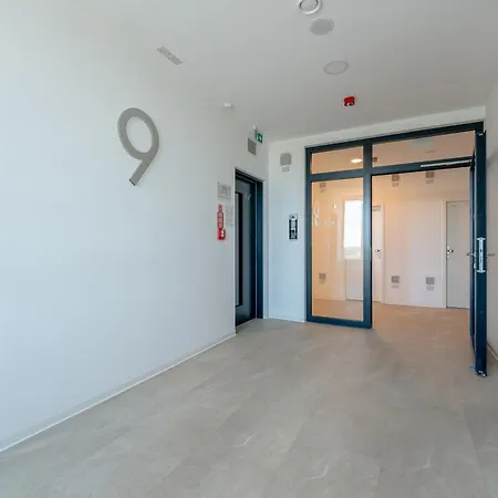 Tomi - Olivia Apartament